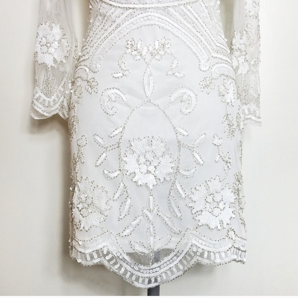 Exotic elegant white dress with embellishment - Picture 6 of 7